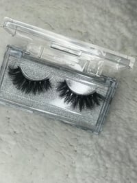 " Foreign" Lashes 