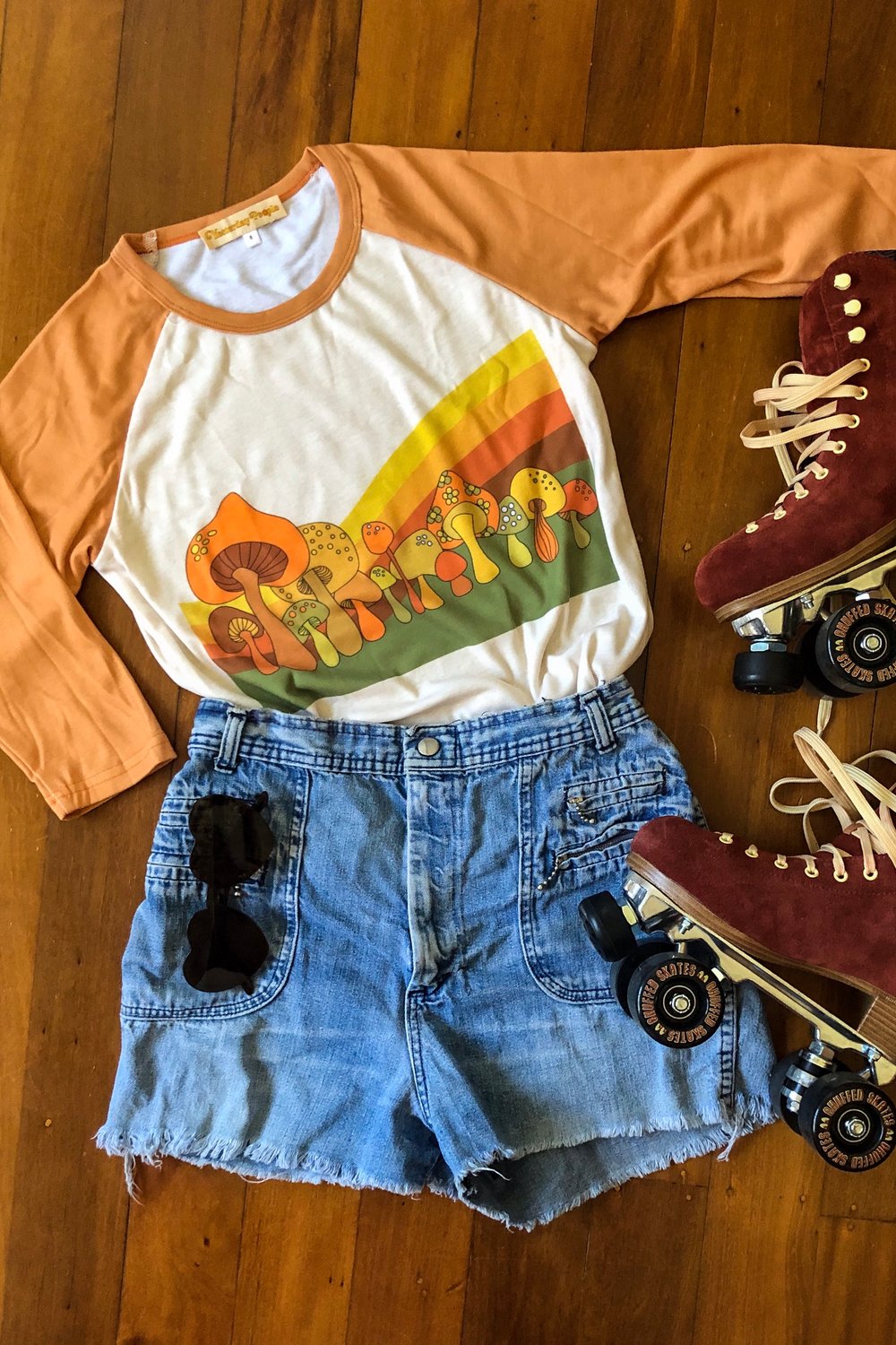 Groovy mushroom raglan