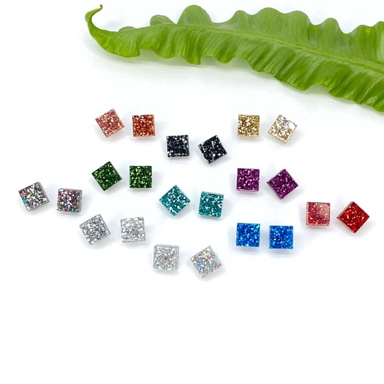 Image of Třpytivé náušnice Cubes