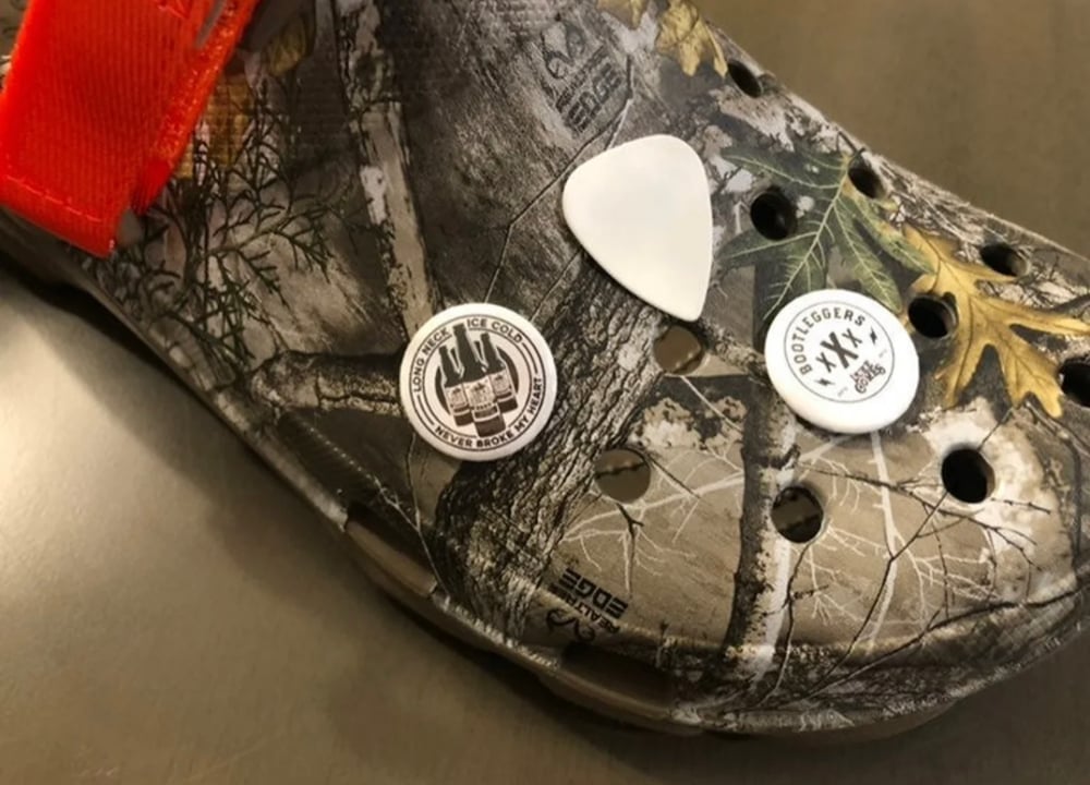 3 Crocs Luke  Combs Jibbitz