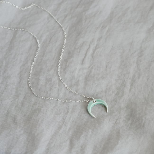 Crescent Moon Necklace Silver Chain (Multiple Colors)I