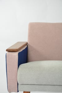 Image 4 of Fauteuil Tricolore rose bleu gris