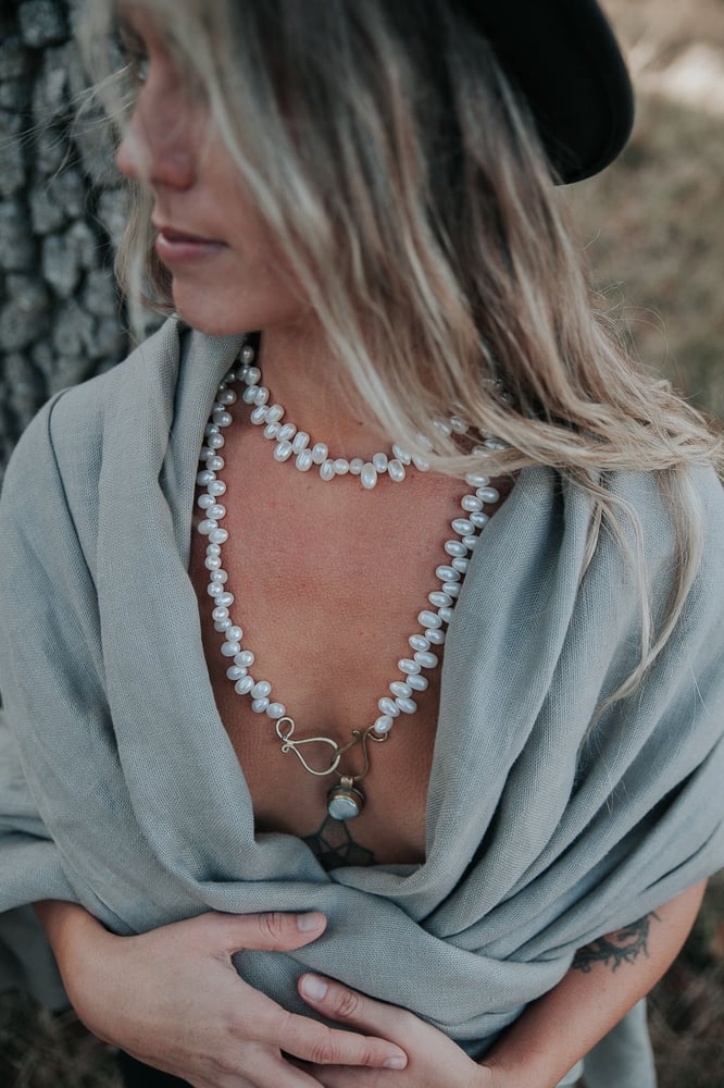 Image of Long Convertible Pearl Necklace // White