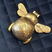 VINTAGE BEE KIND BUMBLEBEE  DOOR KNOCKER. 