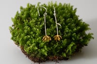 Buttercup dangly earrings