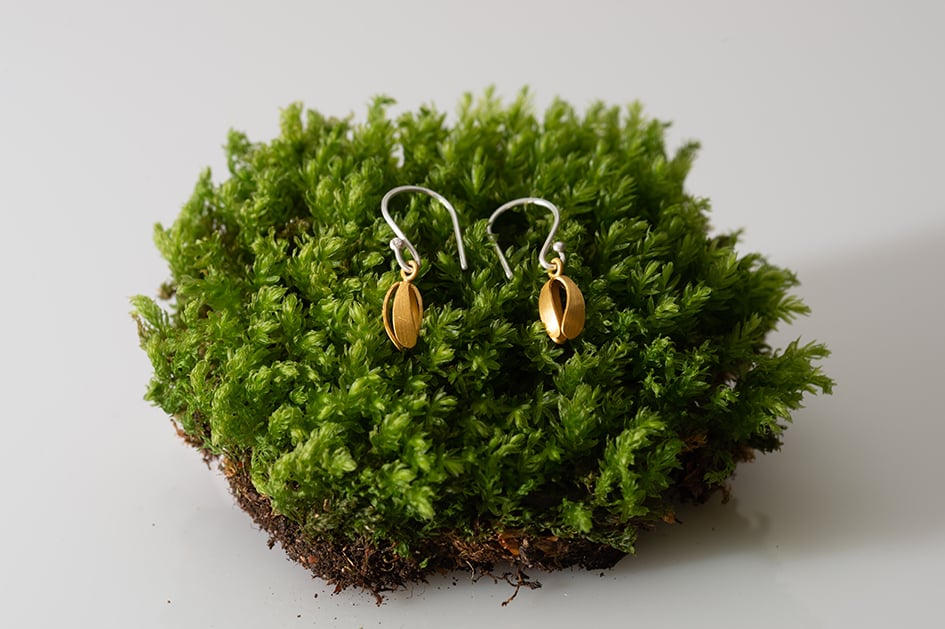 Image of Violet bud earrings