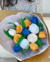 Bouquet di Rose e Tulipani con foglie