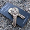 Skull Key Pin Bronze