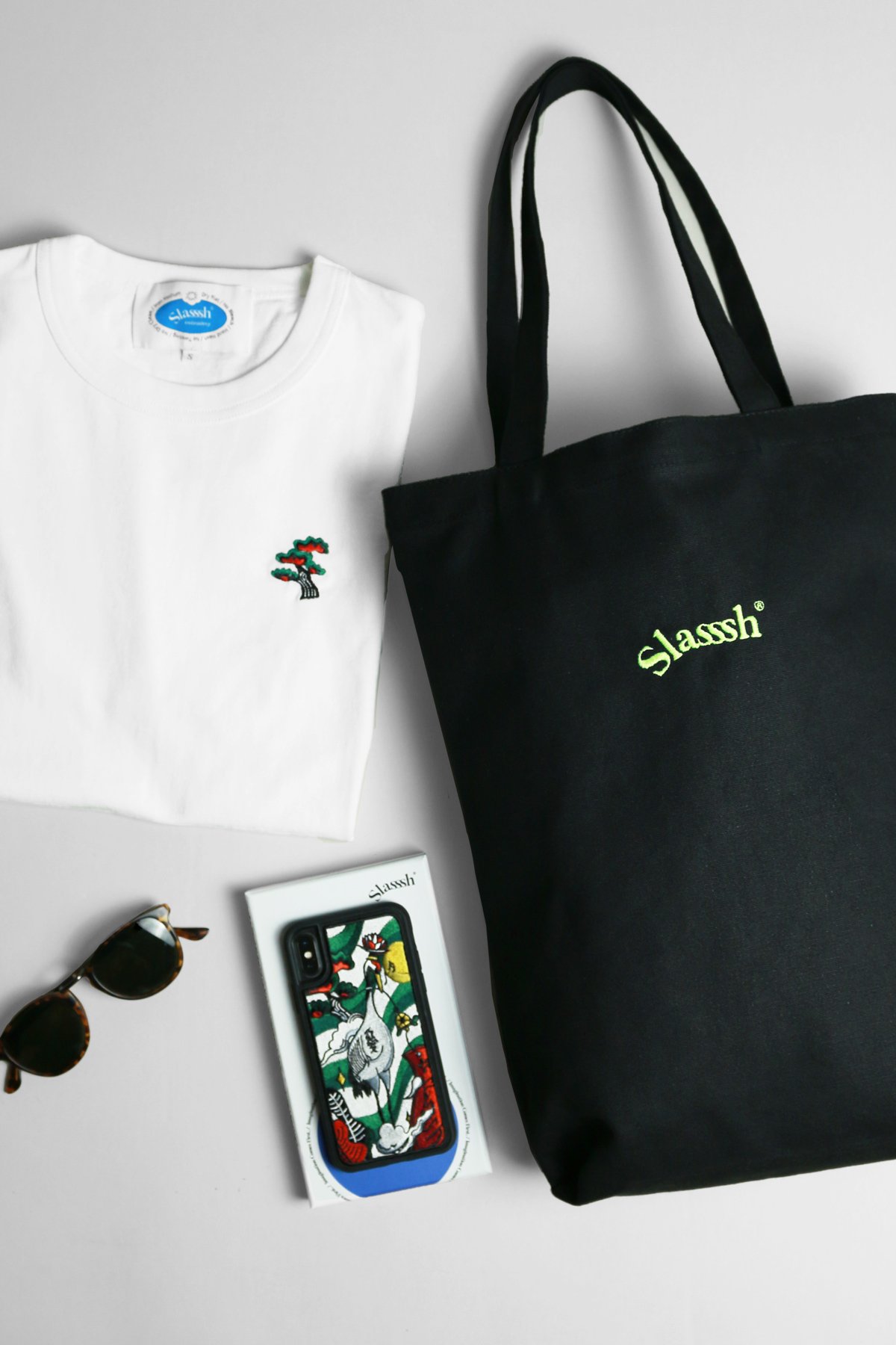Graphic Embroidery Tee - Logotype Embroidery Tote Bag