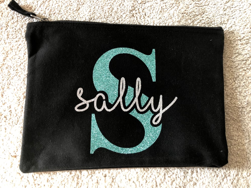 Image of LARGE Personalised Make up Bag with initial and name (28x20 cm)