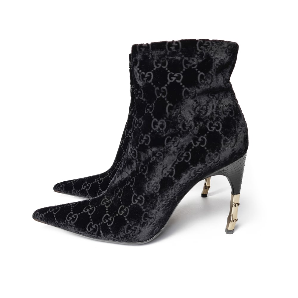 Image of Gucci by Tom Ford Velvet Bamboo Heel Boots 
