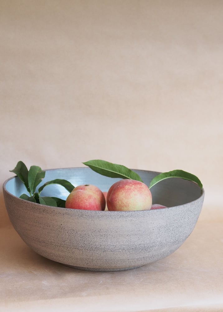 Image of Brutalist fruit bowl - Aumoana