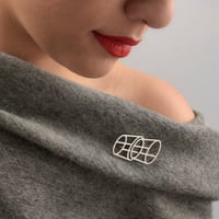 Image 2 of BROACH silver  #032-23