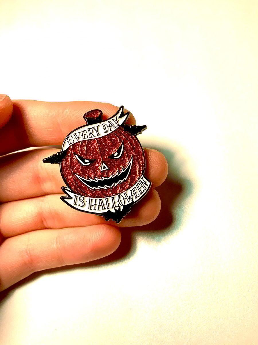 Image of Spooky Pin Set