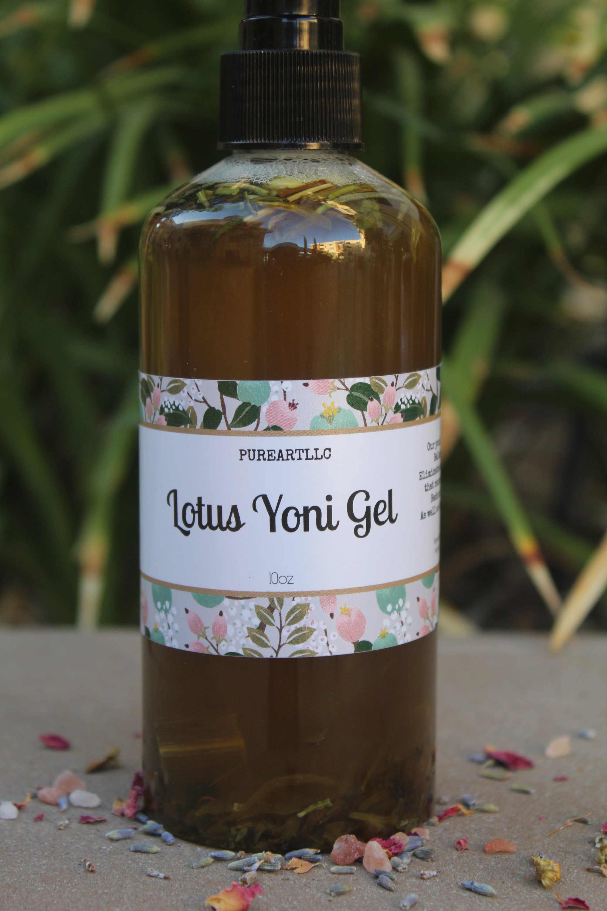 𝕃𝕠𝕥𝕦𝕤 “ YONI SHOWER GEL ( 8 oz ) pureartbydasjiaj