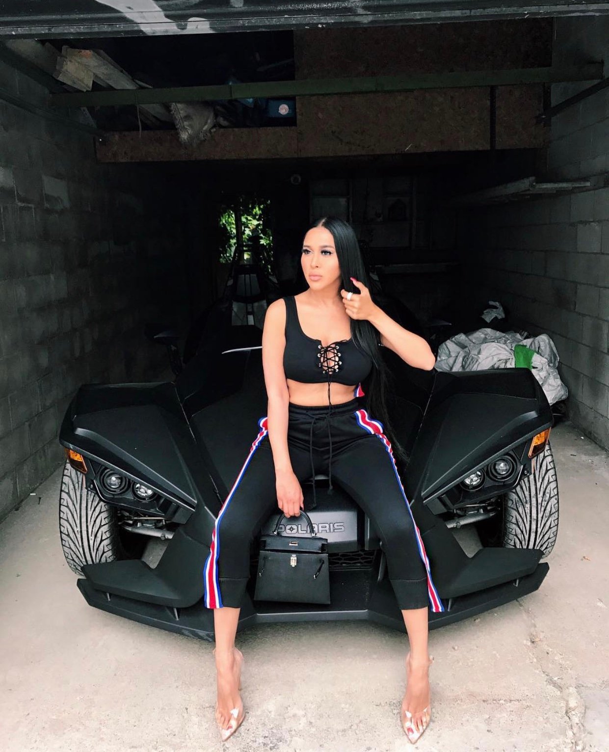 Image of ATHLETIC 2-PIECE SET WITH CROP TOP (MEDIUM)