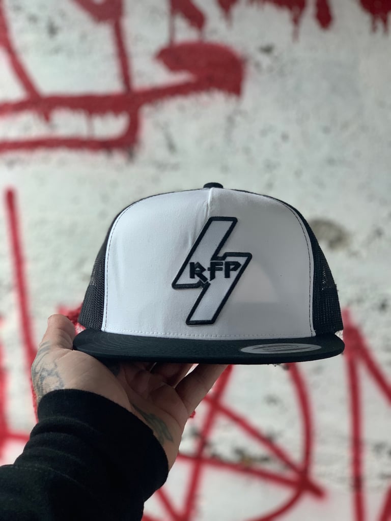 Bolt Hat white/black Image 3