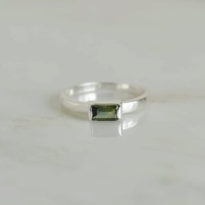 Image of Tanzania Yellow-Green Sapphire rectangular cut wide round band silver ring