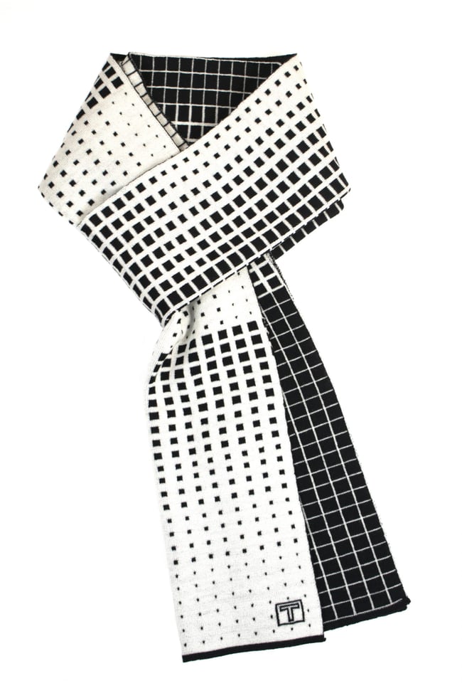 FRACTAL black - white scarf, by Thijs Verhaar