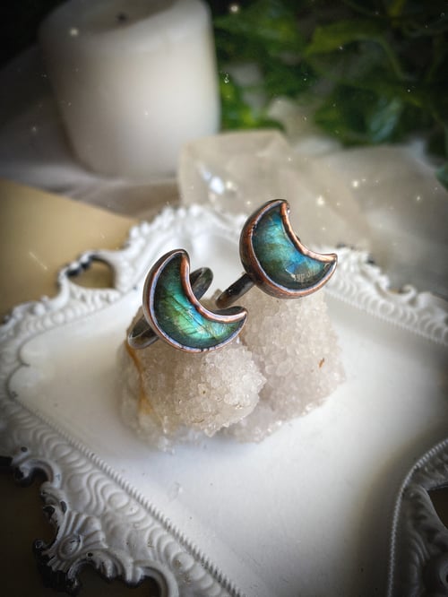 Image of Labradorite Moon Goddess Ring