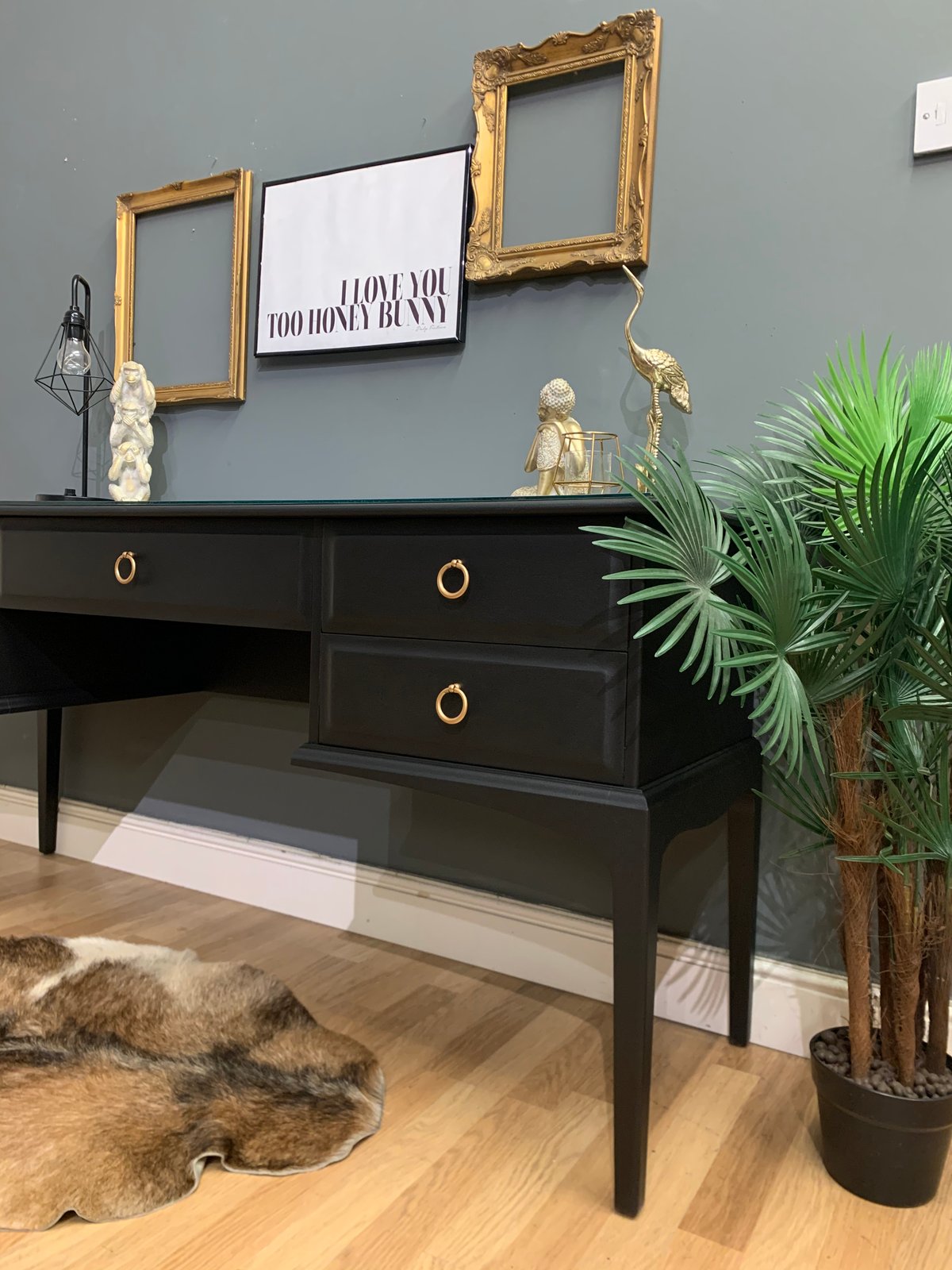 black desk dressing table