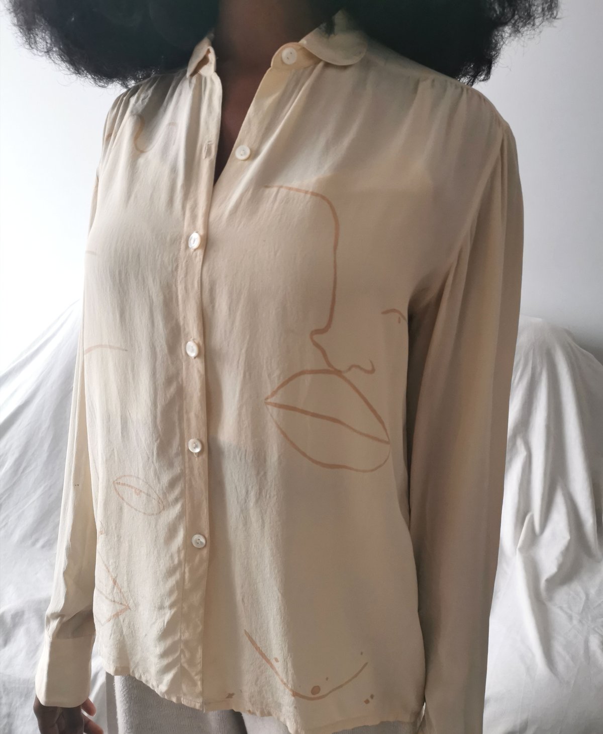 Image of round collar blouse 