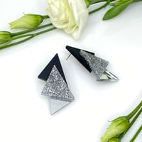 Image 2 of Náušnice Sia stříbrná třpytka/černá/stříbrná