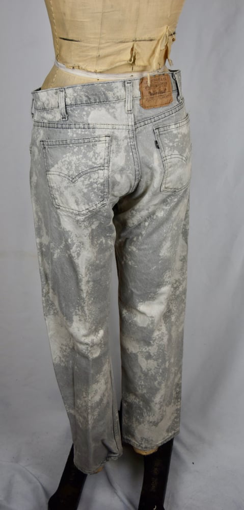 Image of Grey dyed Levis