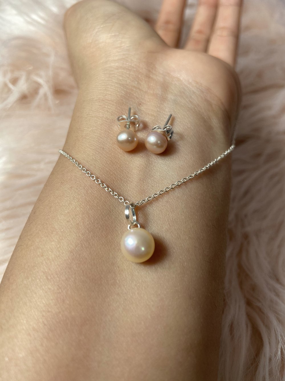 Image of Pink Mother Pearl Earrings and Necklace