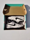 Nike SB Dunk Low "IW White Black" 