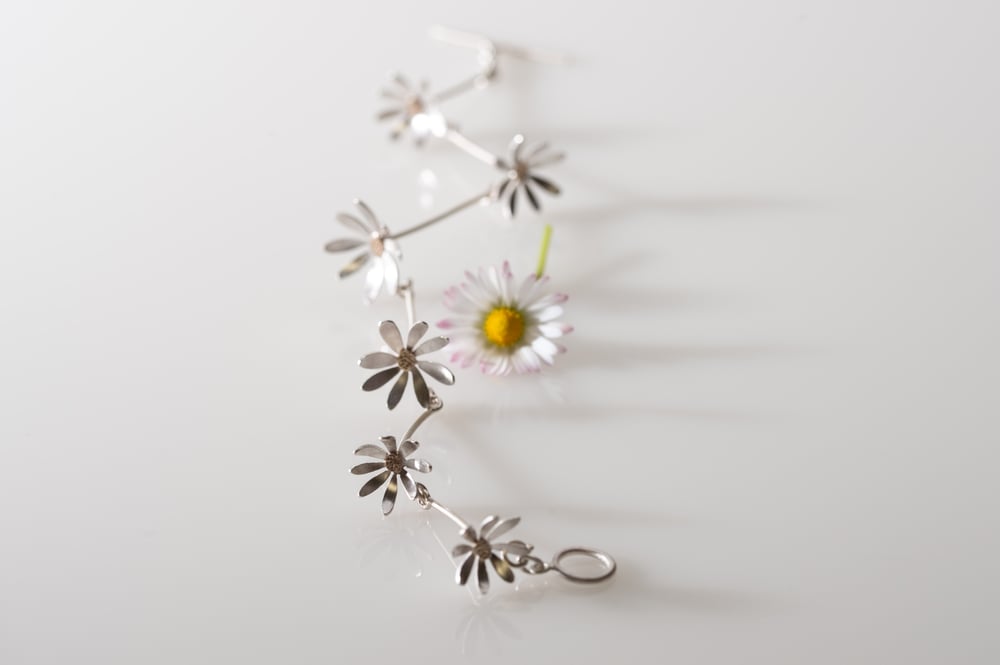 Image of Daisy chain bracelet