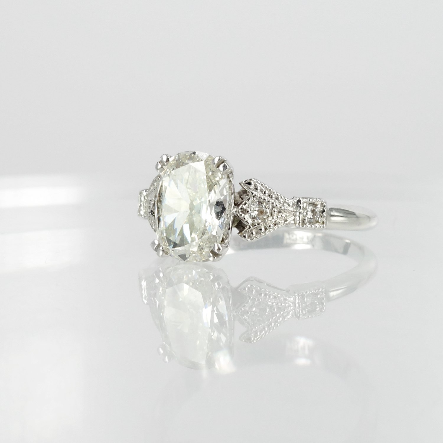 Antique deals cushion cut