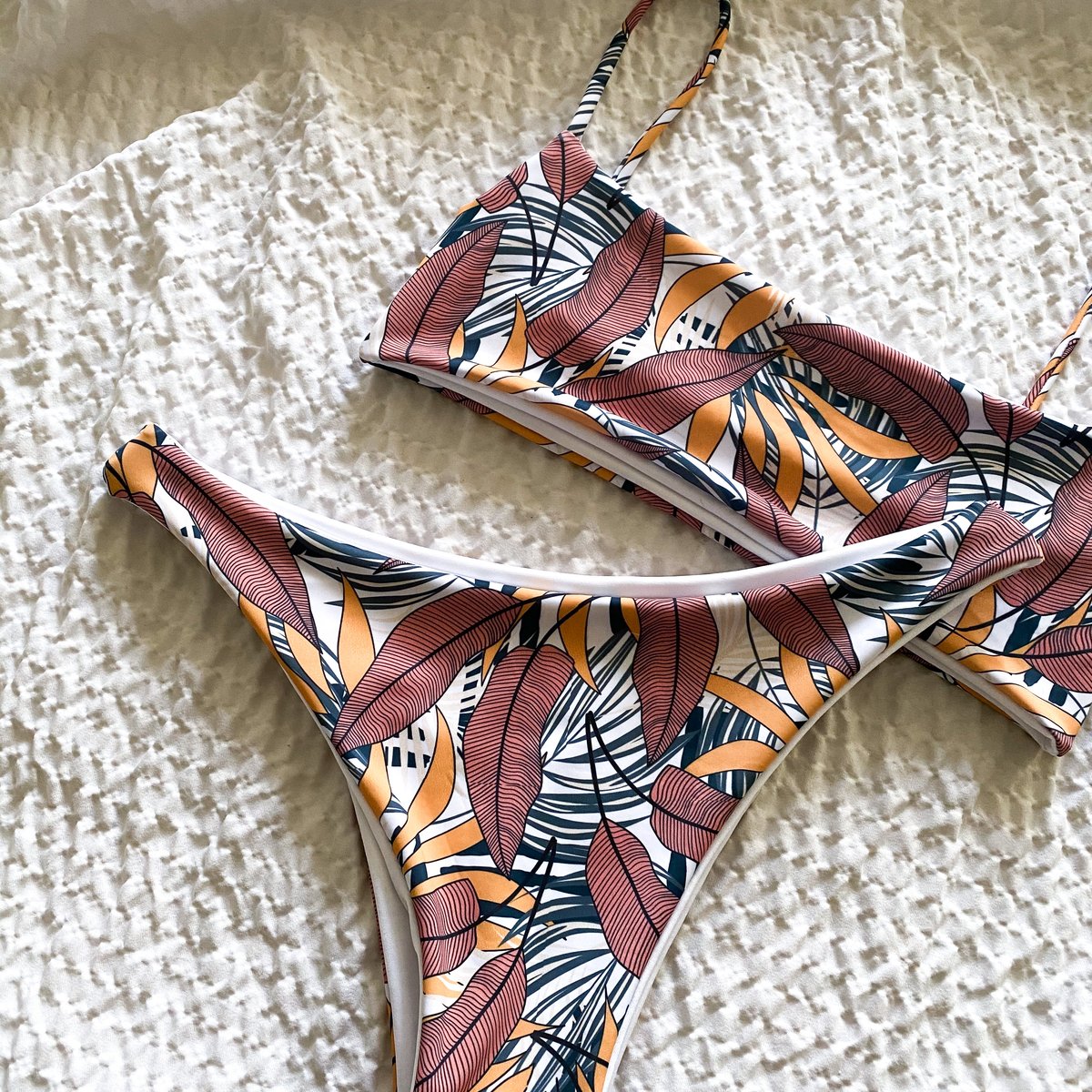 Image of LEXI TOP : BANANA PEACH X WHITE 