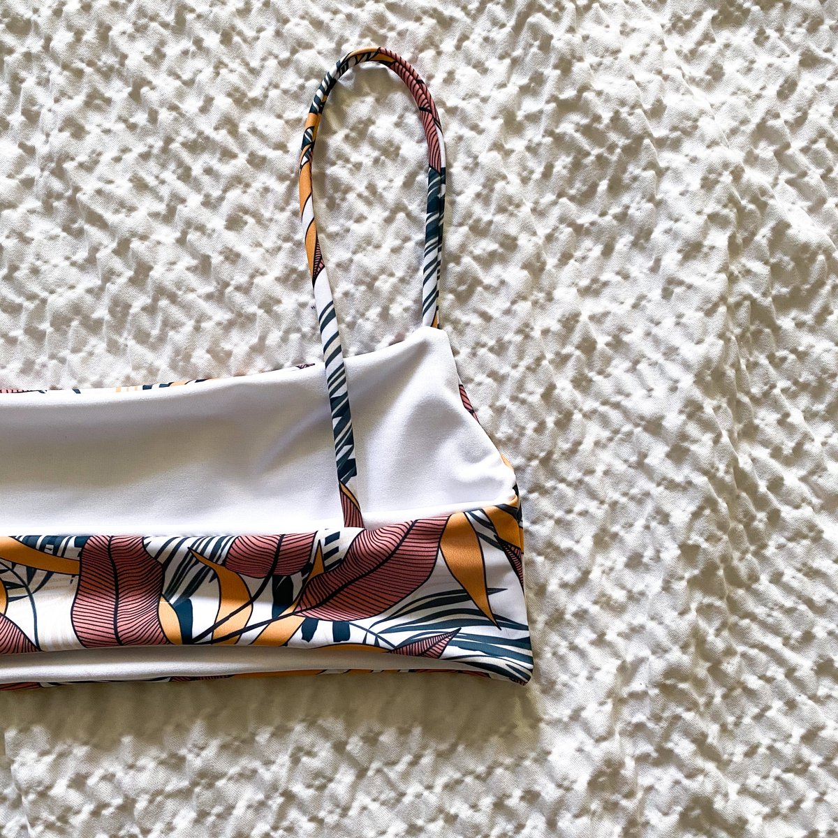 Image of LEXI TOP : BANANA PEACH X WHITE 