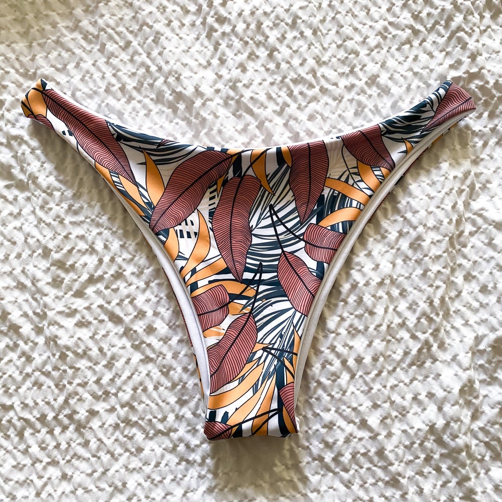Image of HIGH TIDES : BANANA PEACH X WHITE