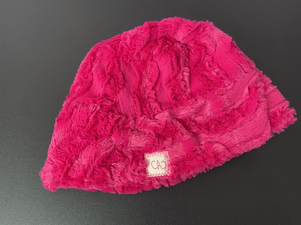 Image of Fuchsia Faux Fur Mink Bucket Hat