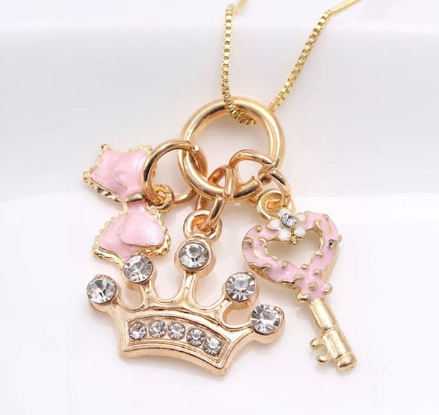 Crown me please necklace