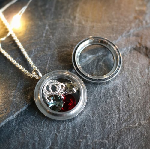 Image of CRANBERRY SPICE KEEPSAKE NECKLACE