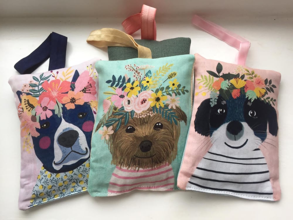 Image of Floral Crowns Puppies Lavender Bags