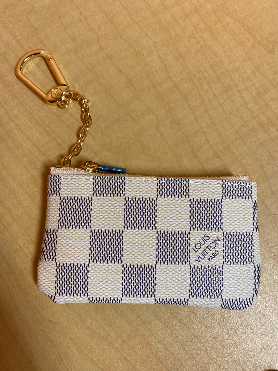 Louis vuitton 2025 keychain mens