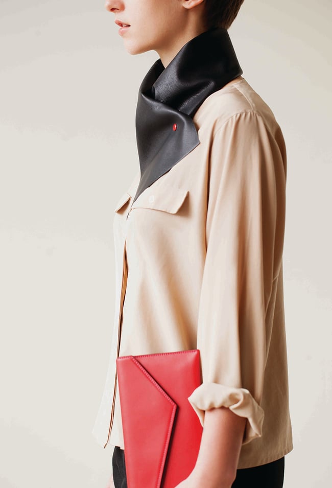 Supple leather scarf