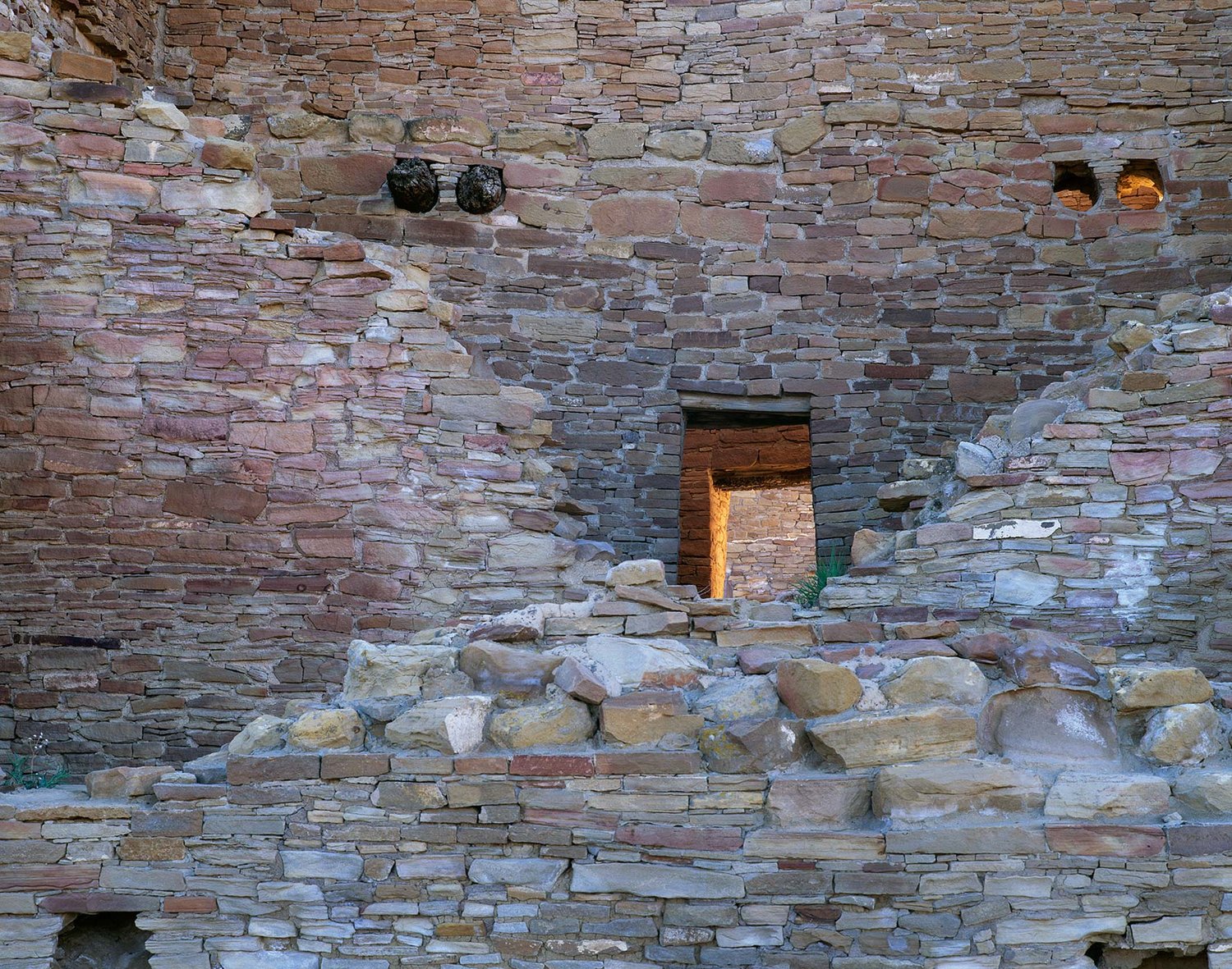 Image of Crumbled Walls, Chaco Culture National Park, New Mexico