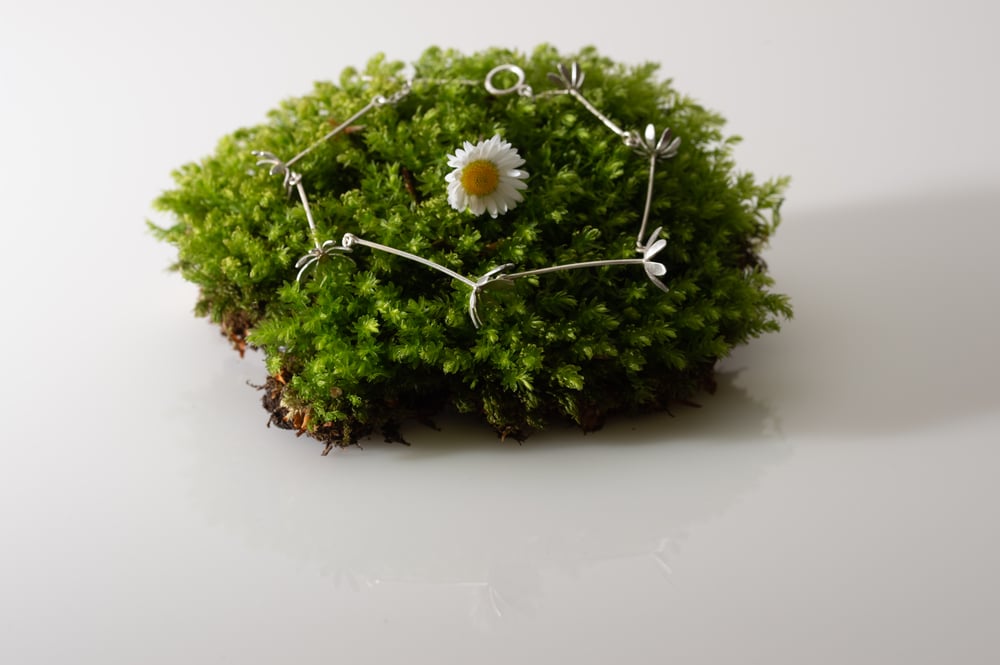 Image of Daisy chain bracelet