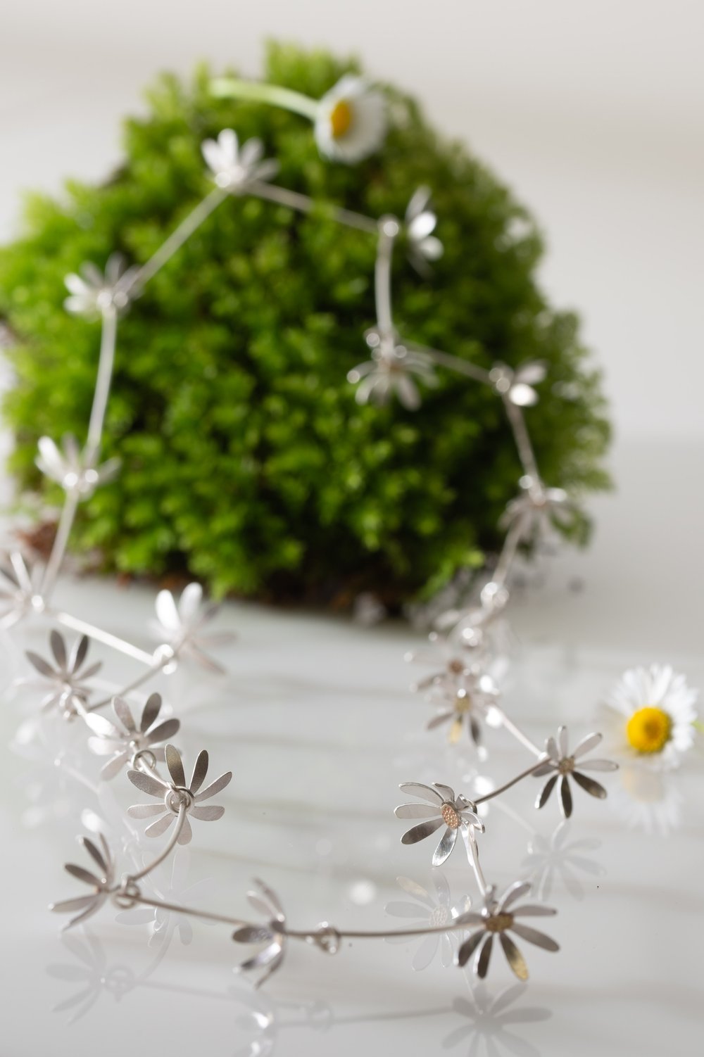 Daisy chain necklace | Laura Baxter Jewellery