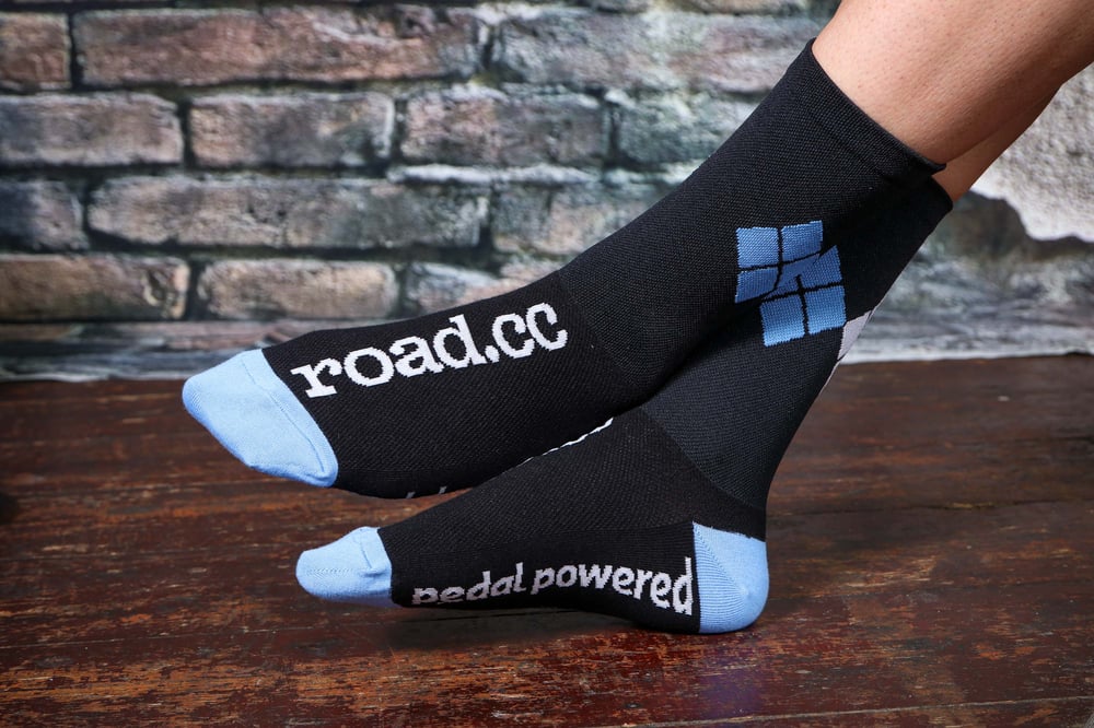 Image of road.cc argyle socks - black