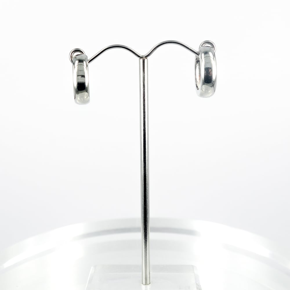 Image of Sterling silver hoops earrings. M3023