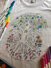 Image 2 of WOW "Tree Cats" Coloring T-Shirt and Pens