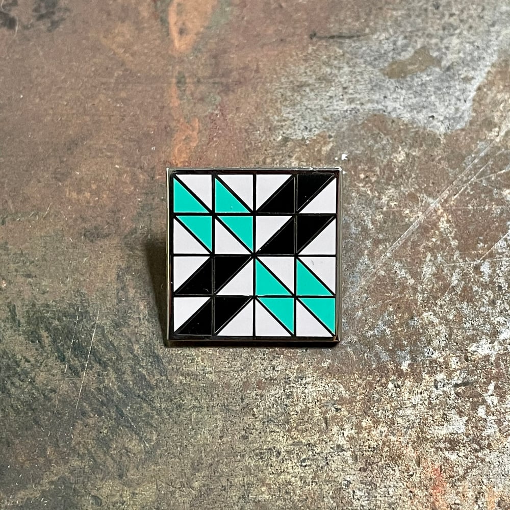Quilt Block Pin - Card Sharp