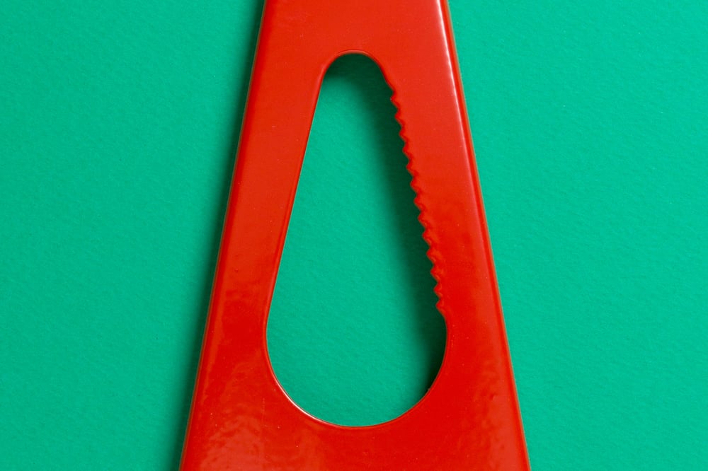 Image of APRITUTTO ROSSO CILIEGIA / UNIVERSAL CHERRY-RED OPENER