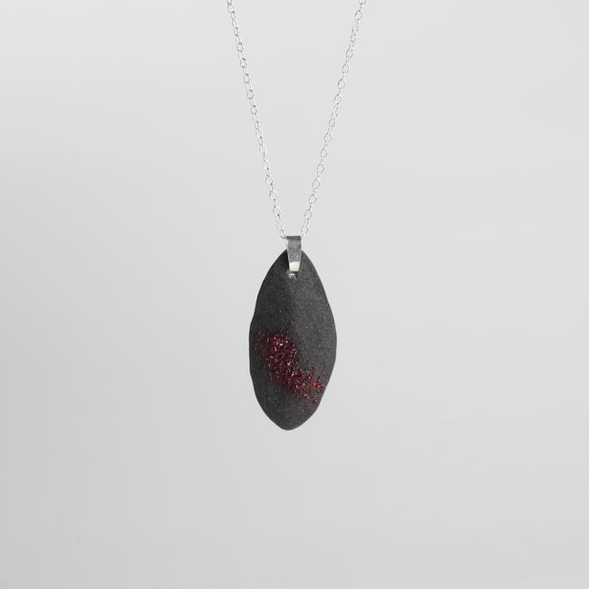 Collier Noir et Rouge